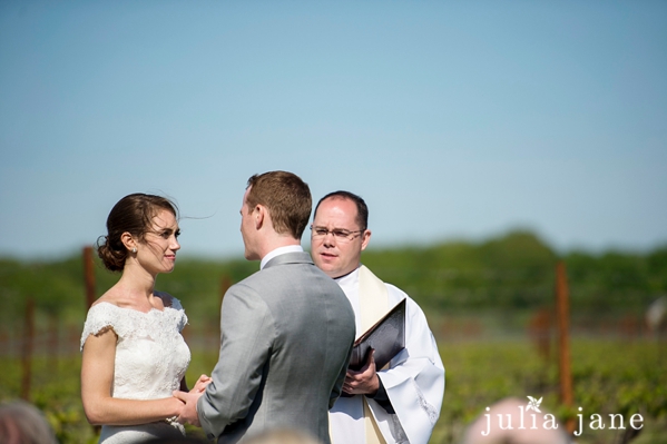 Natural Wedding Photography by Connecticut Wedding Photographer Julia Jane Studios  